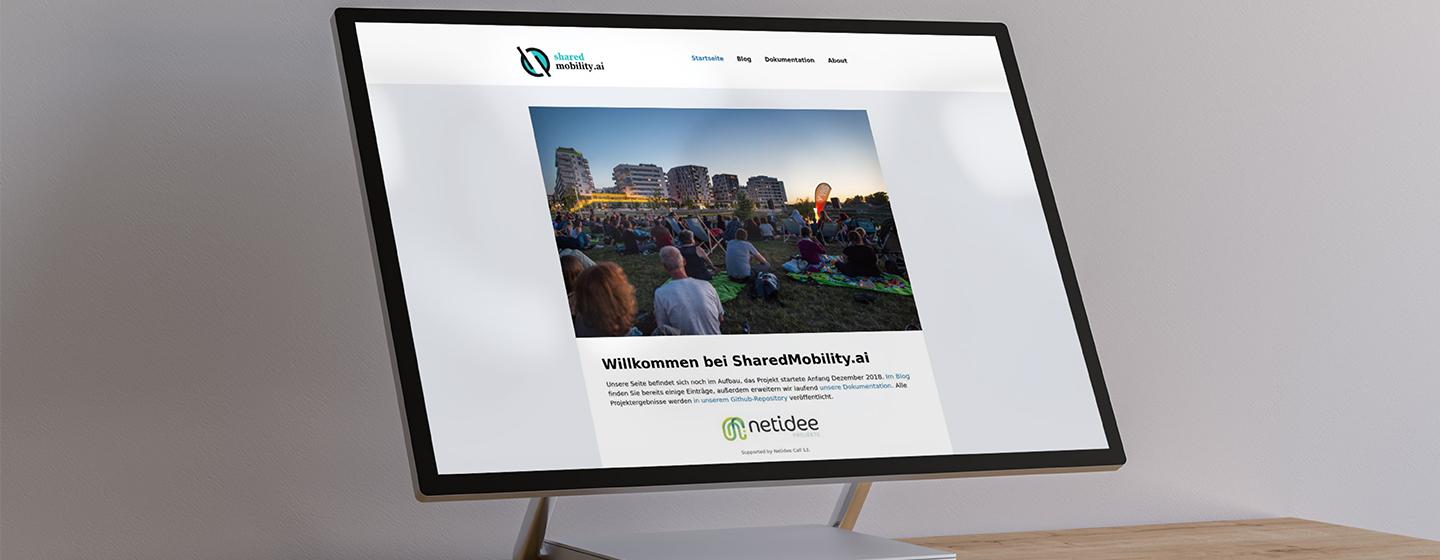 Mockup von unserer Webseite mit dem Logo